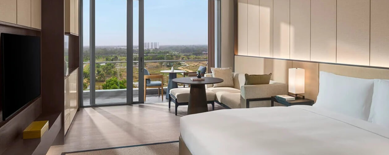 DELUXE ROOM